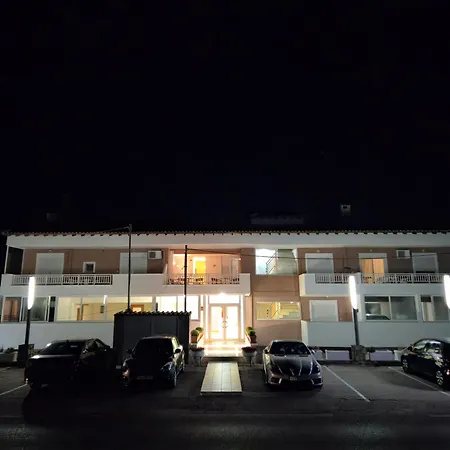 Fenix Aparthotel