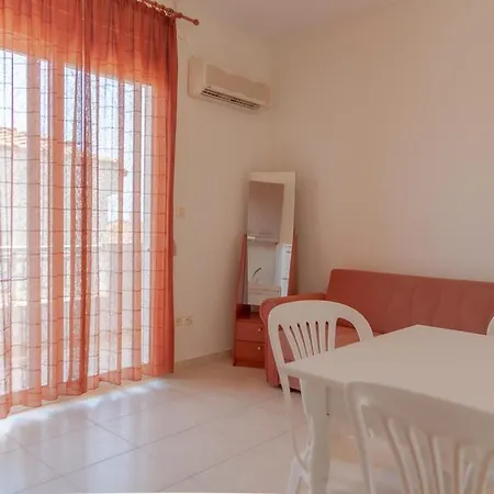 Fenix Aparthotel Mola Kalyva