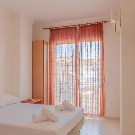 Fenix Aparthotel 3*